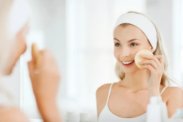 How to Build the Right Daily Skin Care Routine for You