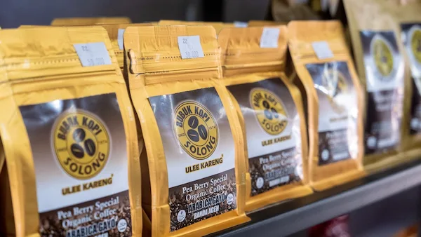 A Business Owner's Guide to Creating Trendy Coffee Packages